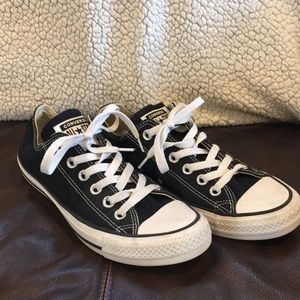 Converse Women’s Black low-top Chuck Taylor